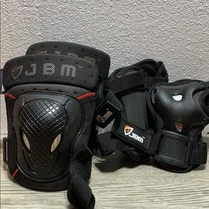 JBM Kneepads and elbow pads medium never been worn